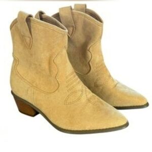 French Connection Women’s Carrie Boots Beige Western Size 8 - Vegan leather